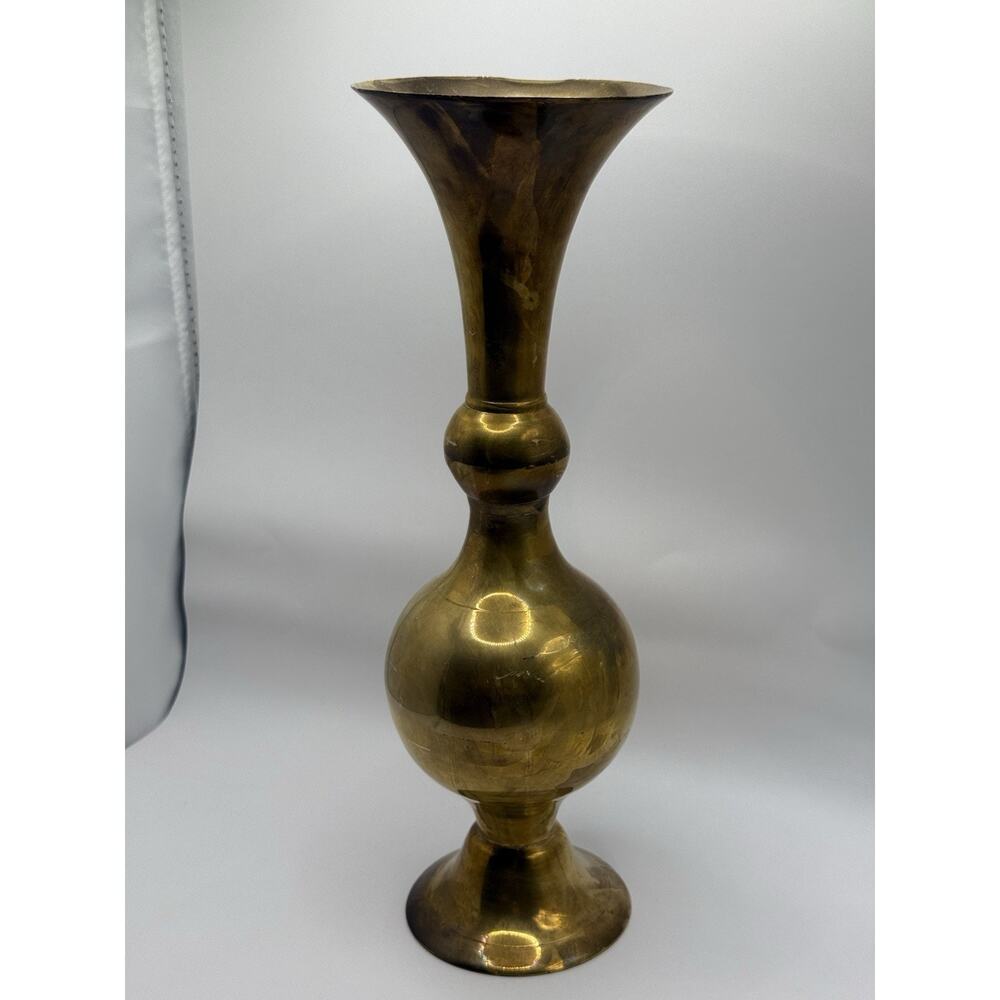 Vintage Brass Fluted Pedestal Bud Vase India 11” Tall Beautiful‎ Patina - Picture 3 of 10